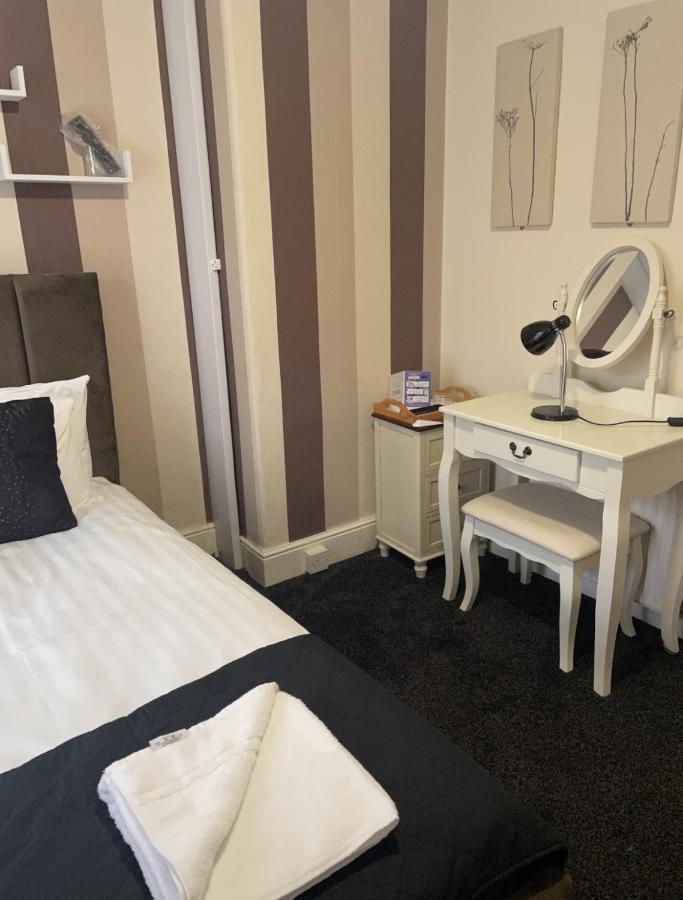 Phildene Suites Blackpool Extérieur photo